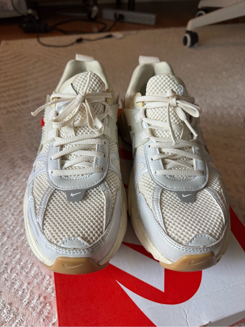 Nike V2K Run in Cream - Picture 5 of 7
